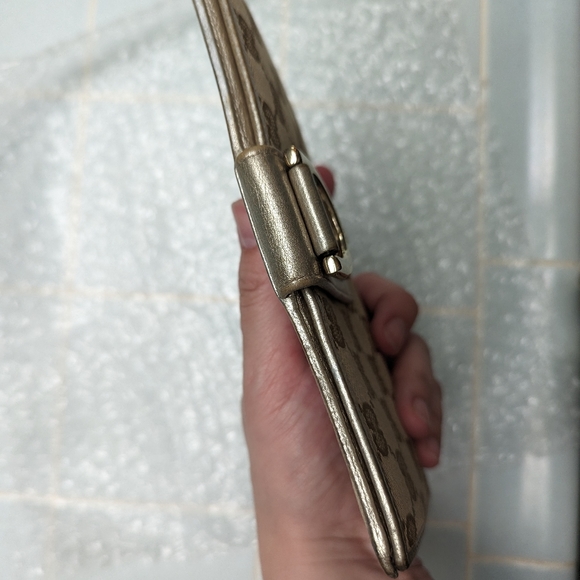 Authentic Gucci GG Beige Gold Metallic Abbey D wallet - Picture 6 of 16